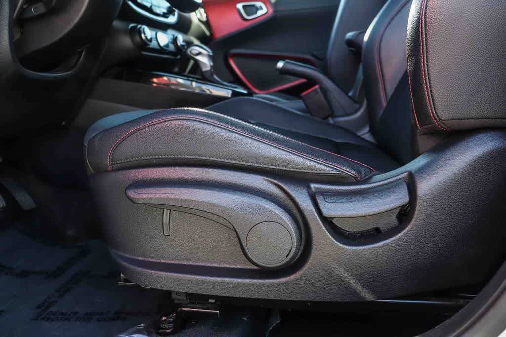 Used 2023 Kia Soul GT-Line FWD image 19