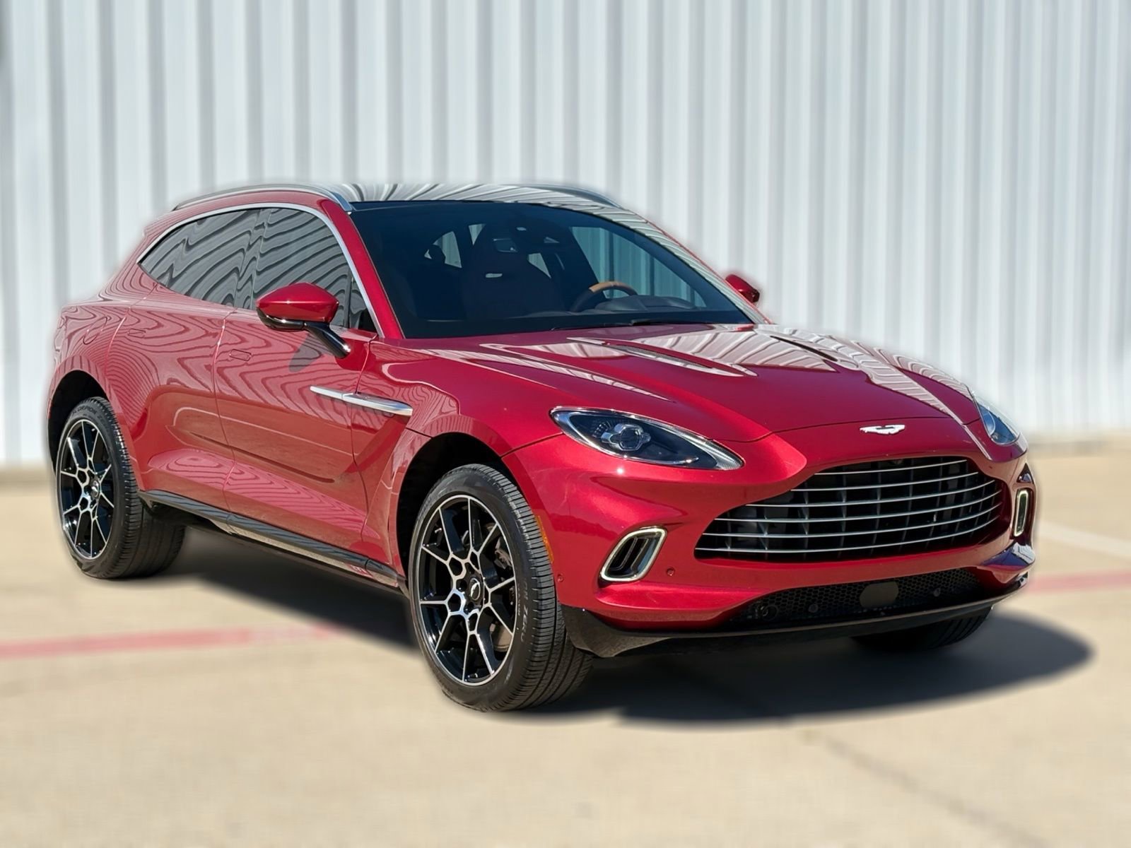 Used 2021 Aston Martin DBX image 5