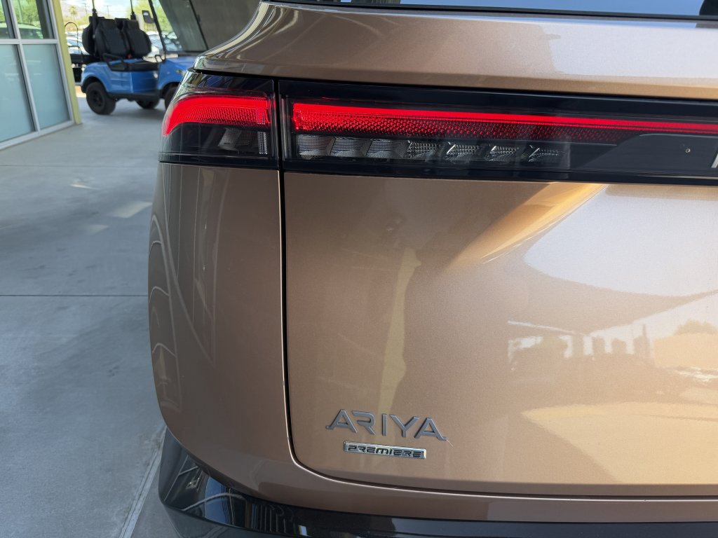 Used 2023 Nissan Ariya FWD image 14
