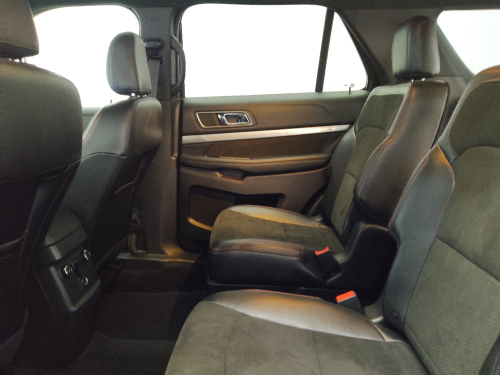 Used 2019 Ford Explorer XLT w/ Equipment Group 202A image 18