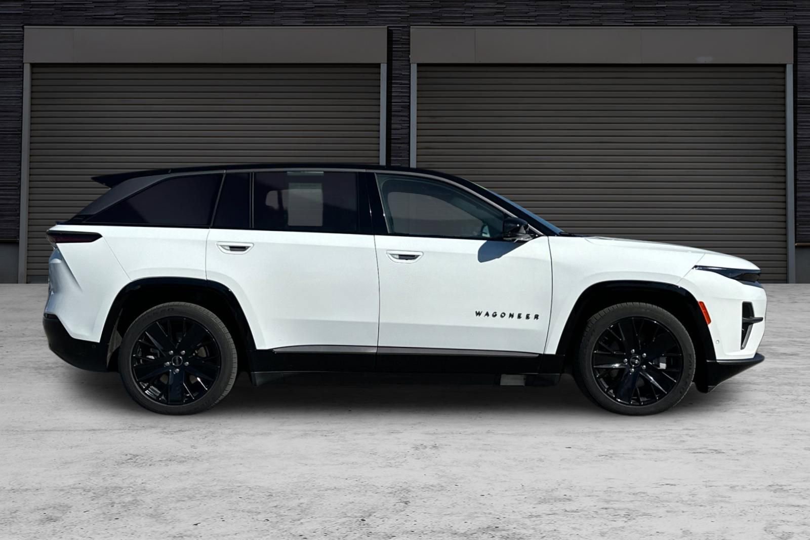 Used 2024 Jeep Wagoneer Launch Edition image 3