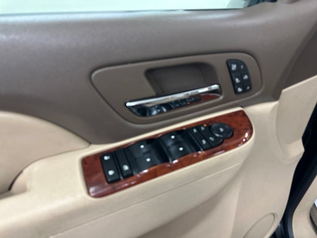 Used 2012 Chevrolet Tahoe LTZ AWD/4WD image 38