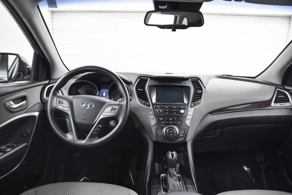 Used 2017 Hyundai Santa Fe SE image 22