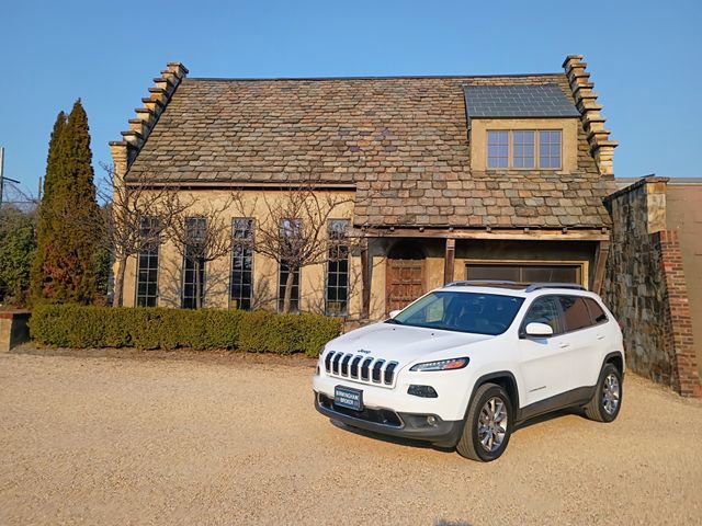 Used 2018 Jeep Cherokee Limited image 1
