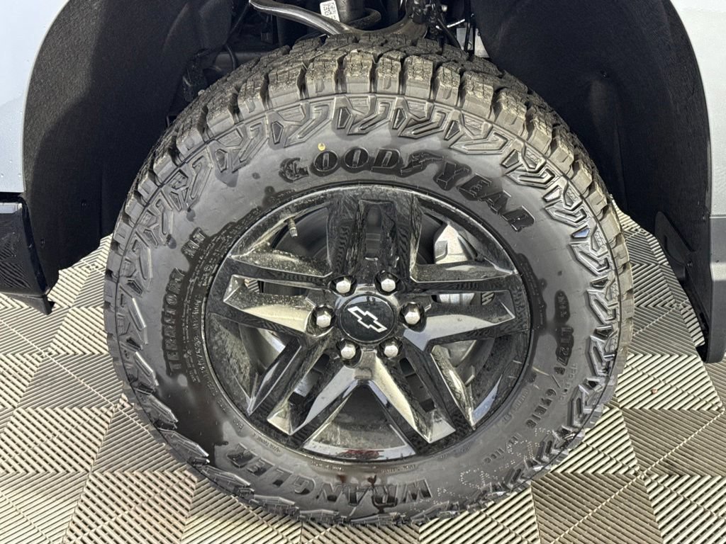 New 2026 Chevrolet Silverado 1500 Custom Trail Boss w/ LPO, Dark Essentials Package AWD/4WD image 13