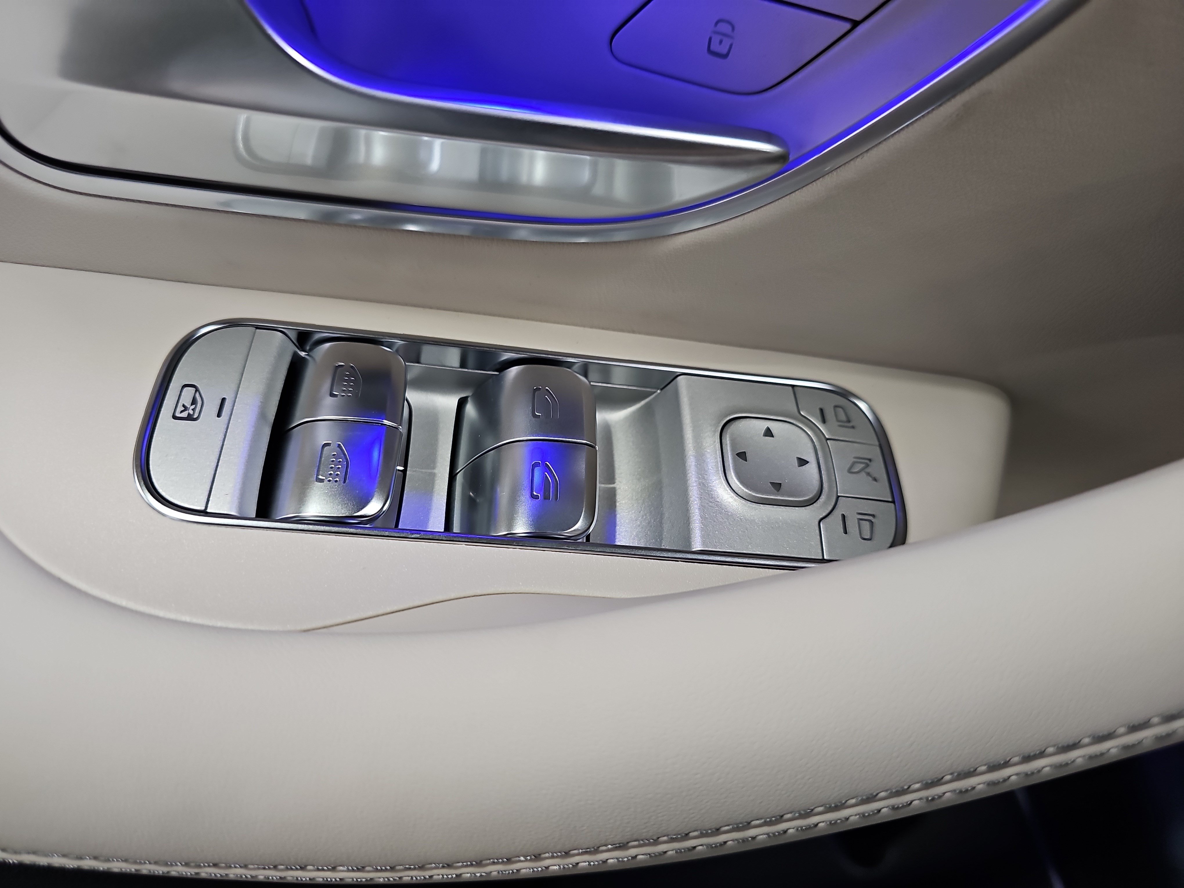 New 2026 Mercedes-Benz GLS 63 AMG 4MATIC image 30