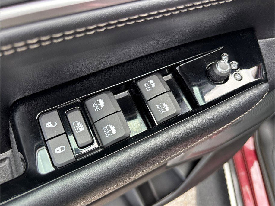 Used 2024 Jeep Wagoneer Series II w/ Flexible Seating Group image 25