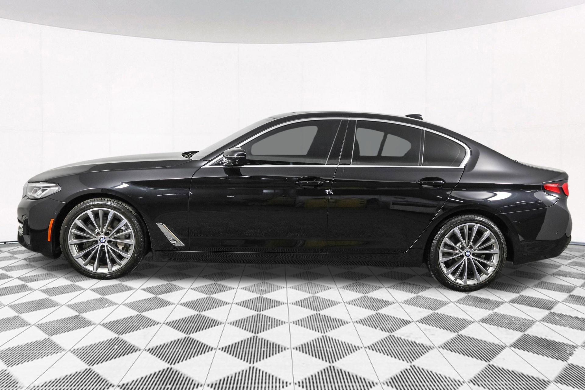 Used 2021 BMW 530i xDrive AWD/4WD image 20