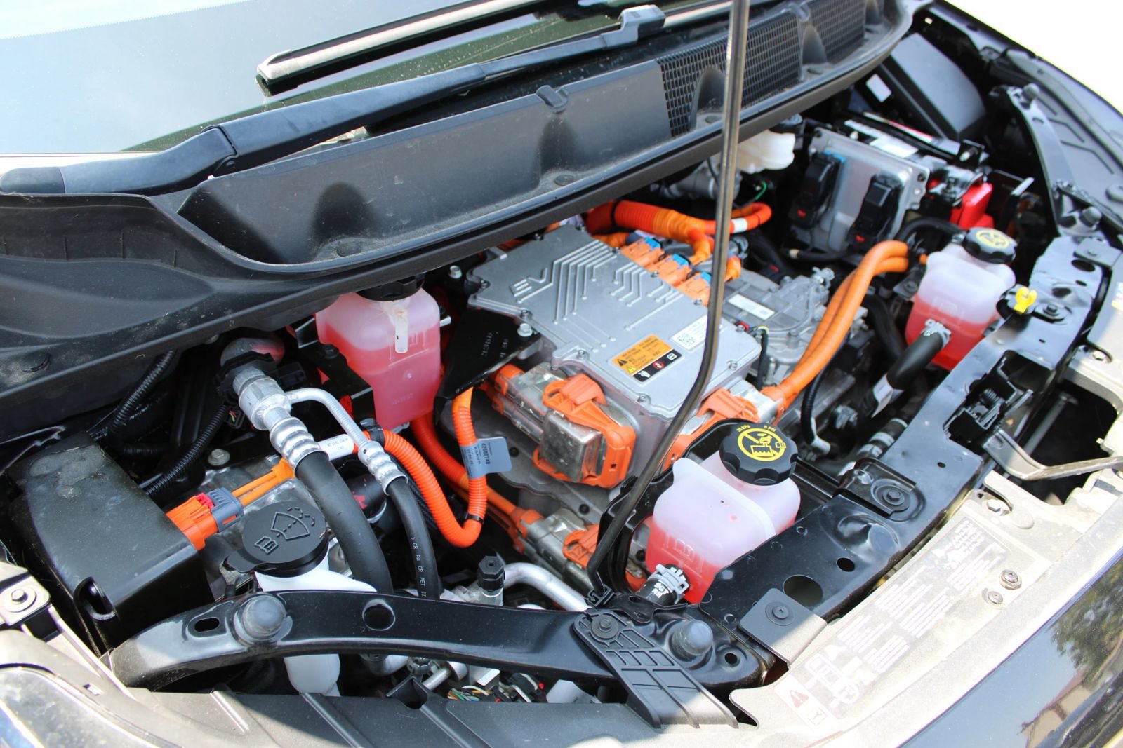 Used 2022 Chevrolet Bolt LT w/ Infotainment Package FWD image 39
