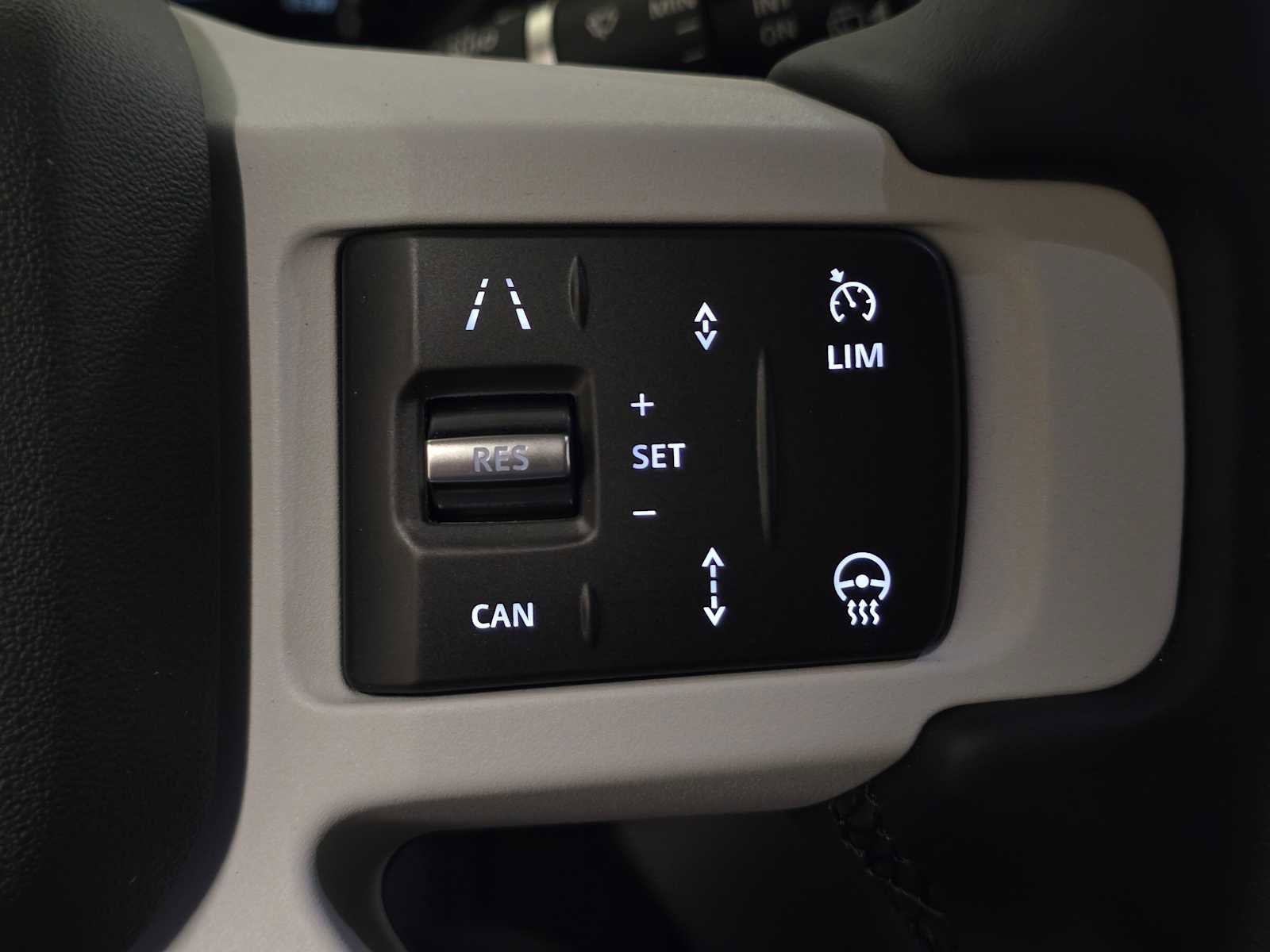 New 2026 Land Rover Defender 110 X-Dynamic SE AWD/4WD image 31