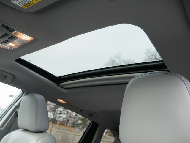 Used 2019 Toyota Highlander XLE image 16