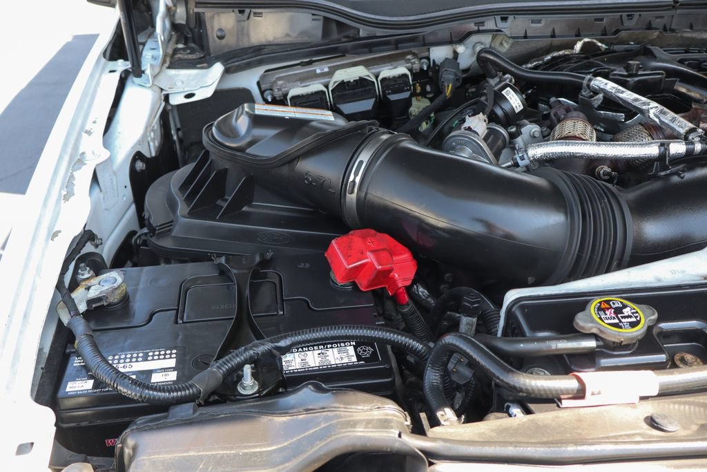 Used 2017 Ford F550 2WD Regular Cab Super Duty image 13
