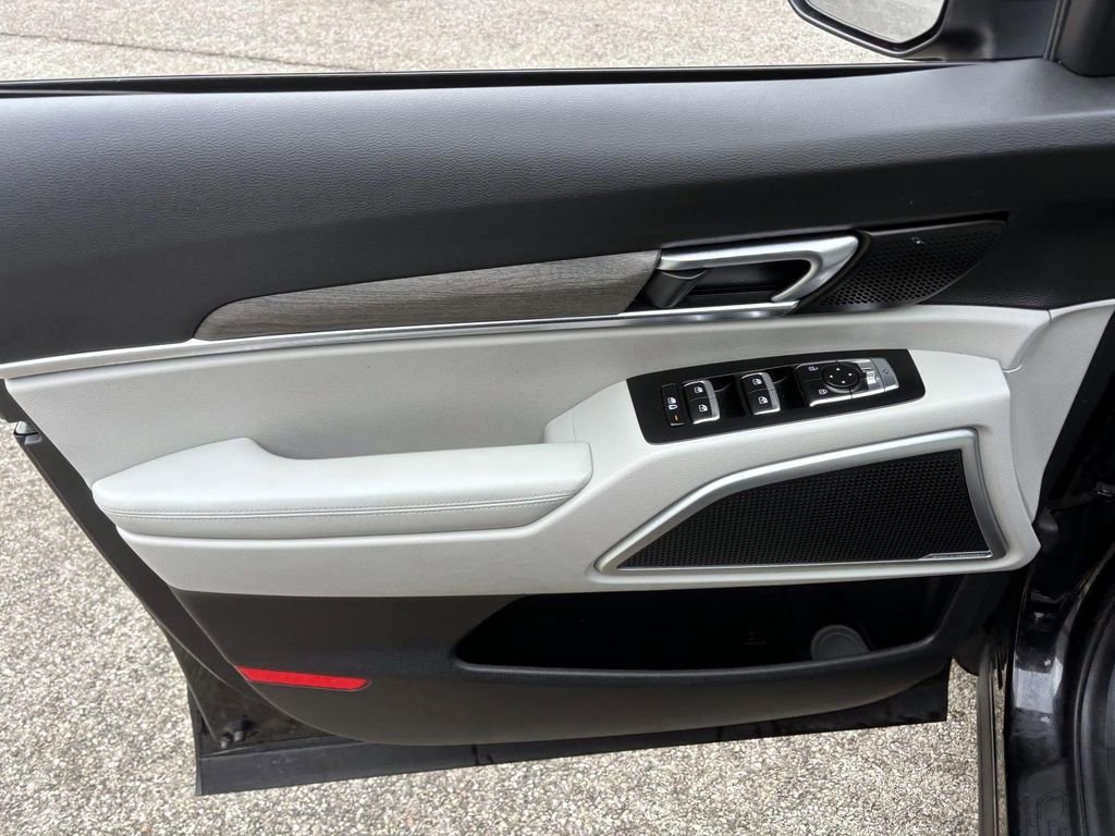 Used 2022 Kia Telluride EX w/ EX Premium Package image 11