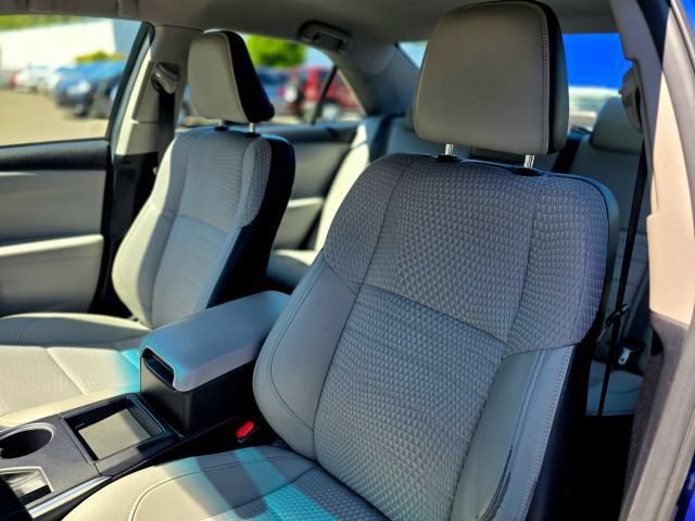 Used 2015 Toyota Camry SE FWD image 36