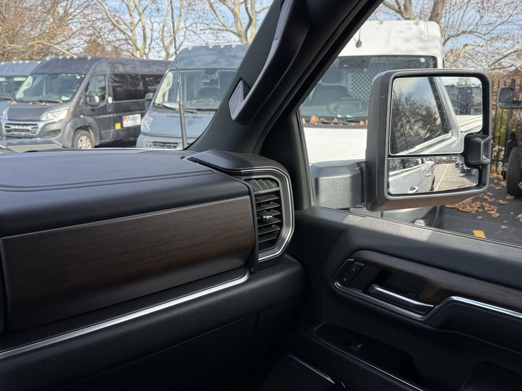 Used 2024 Chevrolet Silverado 3500 High Country w/ Technology Package image 27