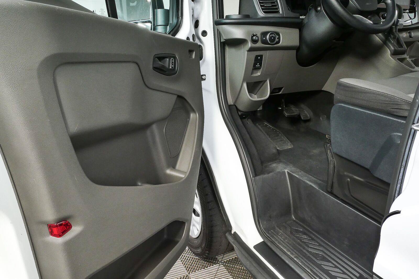 Used 2023 Ford Transit 350 XLT RWD image 7