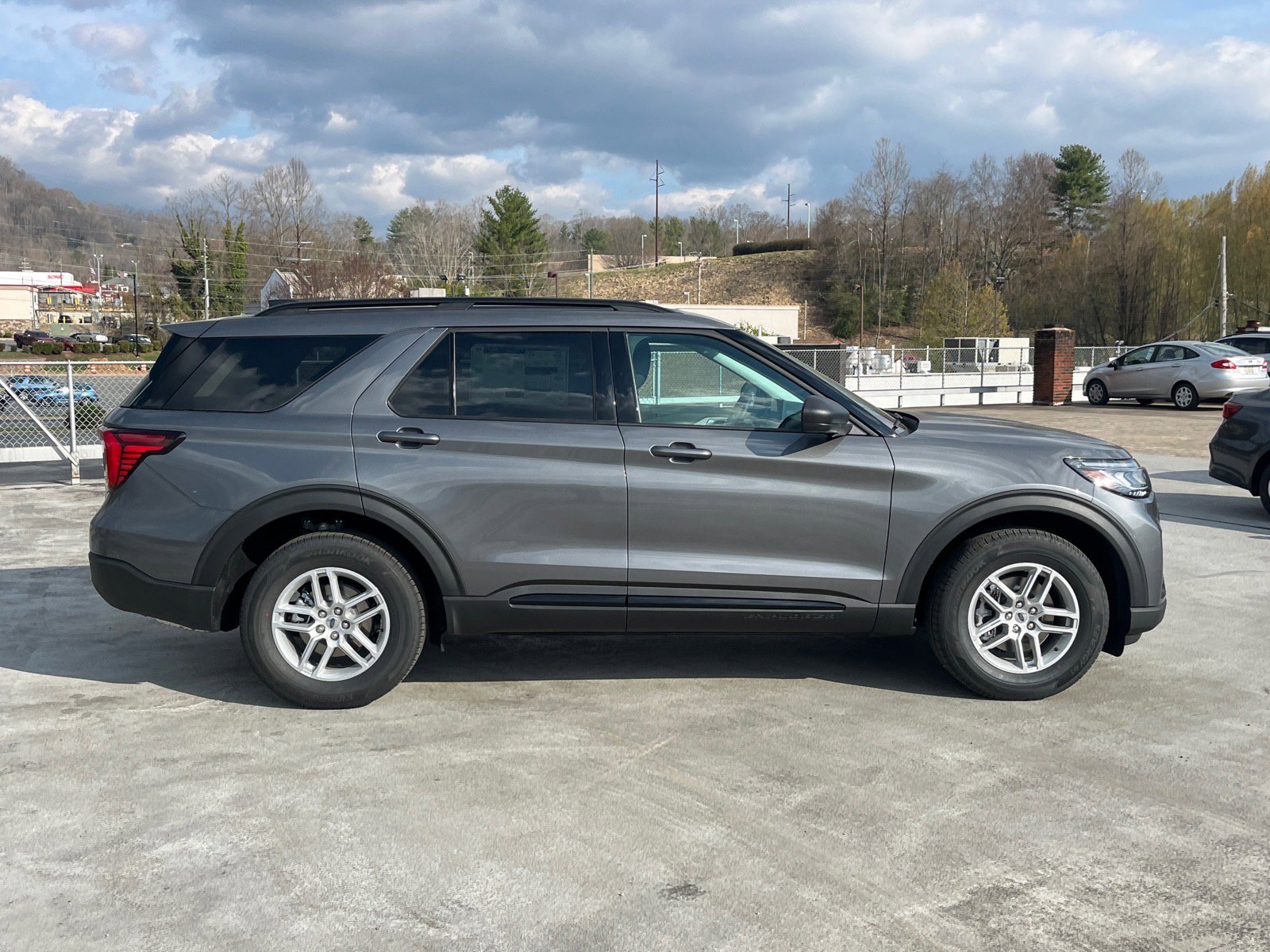 New 2026 Ford Explorer Active image 2