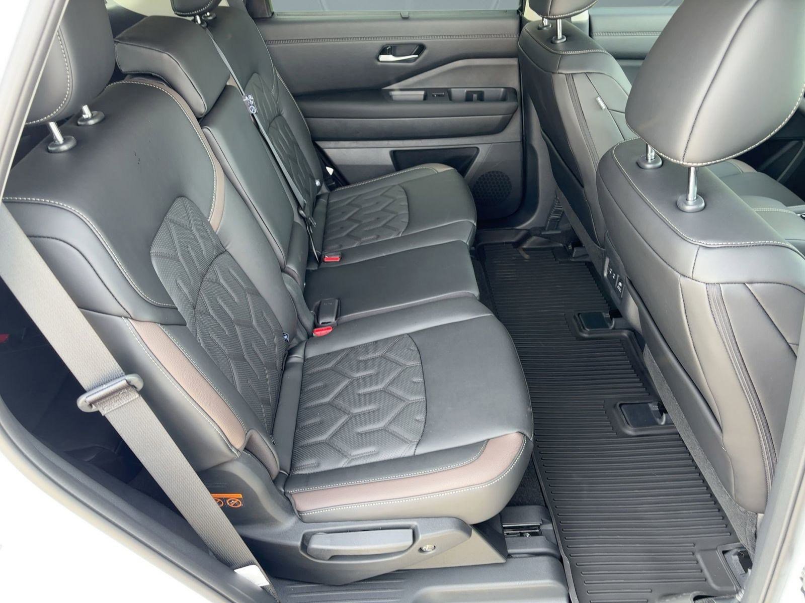 New 2026 Nissan Pathfinder Platinum image 29