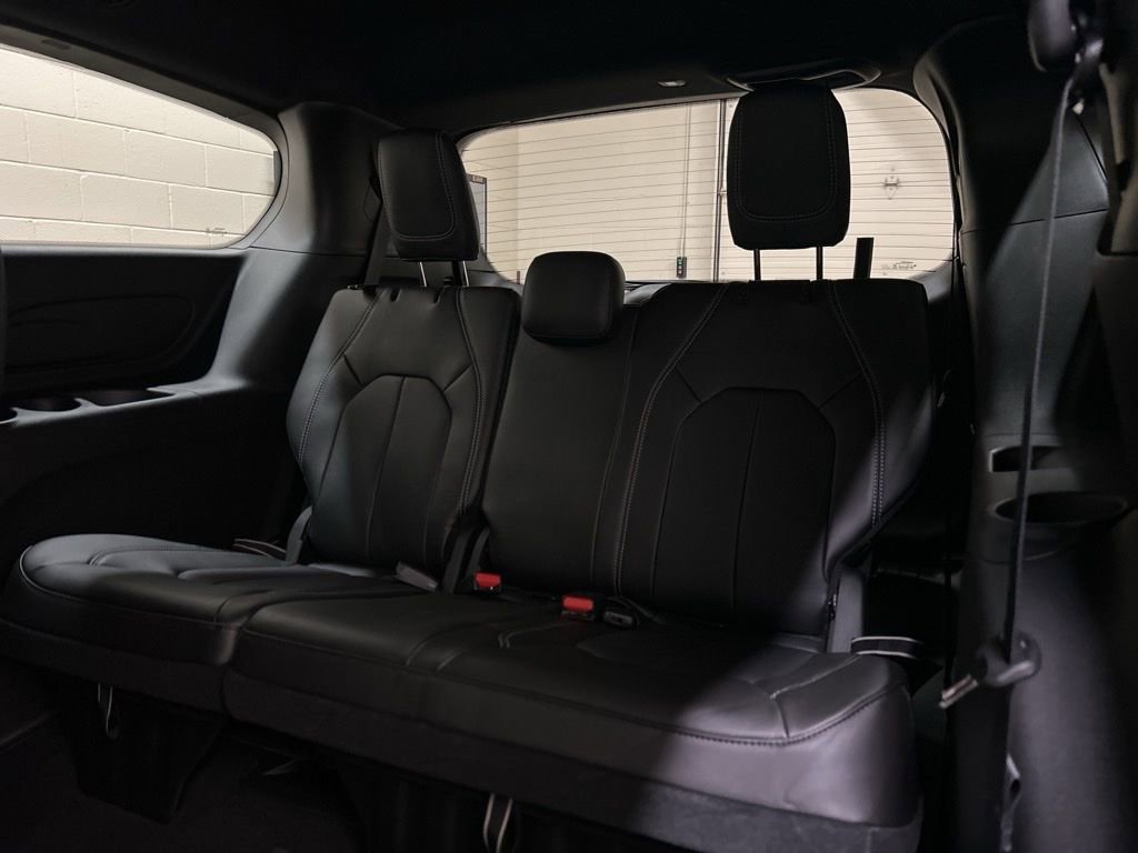 New 2026 Chrysler Pacifica Select FWD image 9