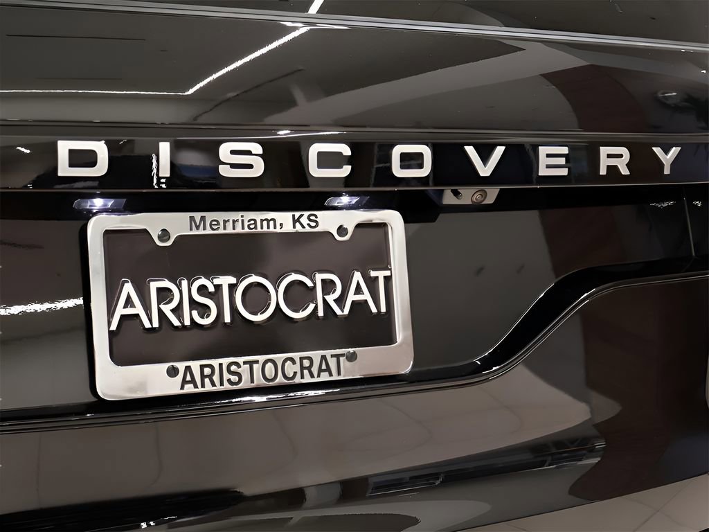Certified 2025 Land Rover Discovery Metropolitan Edition image 16