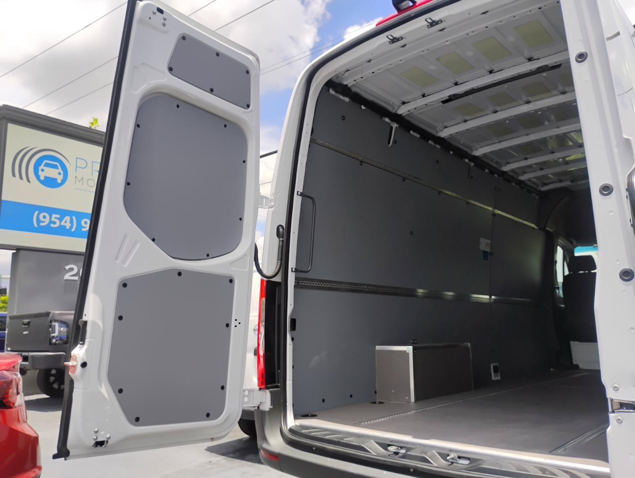 Used 2025 Mercedes-Benz Sprinter 2500 image 58