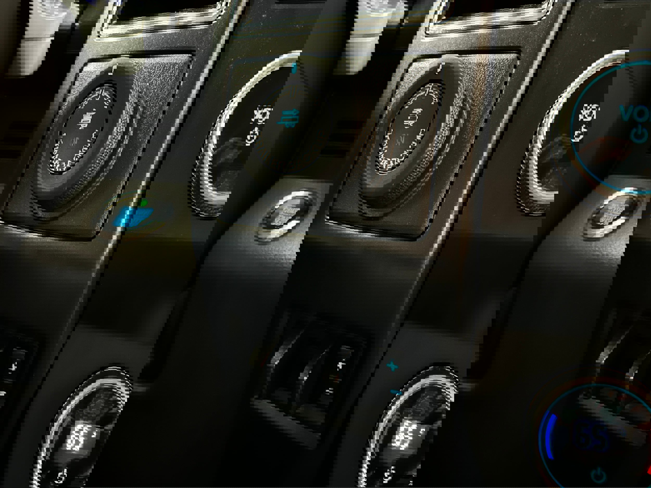 Used 2021 Ford Expedition Limited image 12