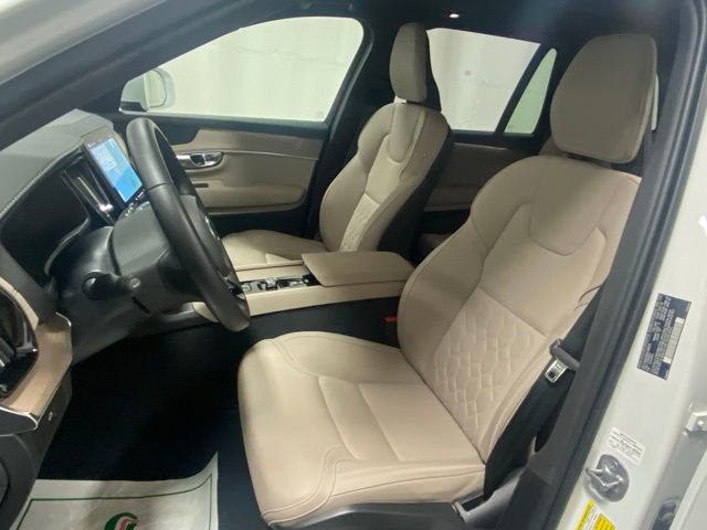 Used 2025 Volvo XC90 B6 Plus image 11
