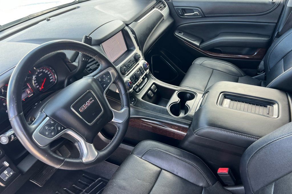 Used 2015 GMC Yukon SLT image 7
