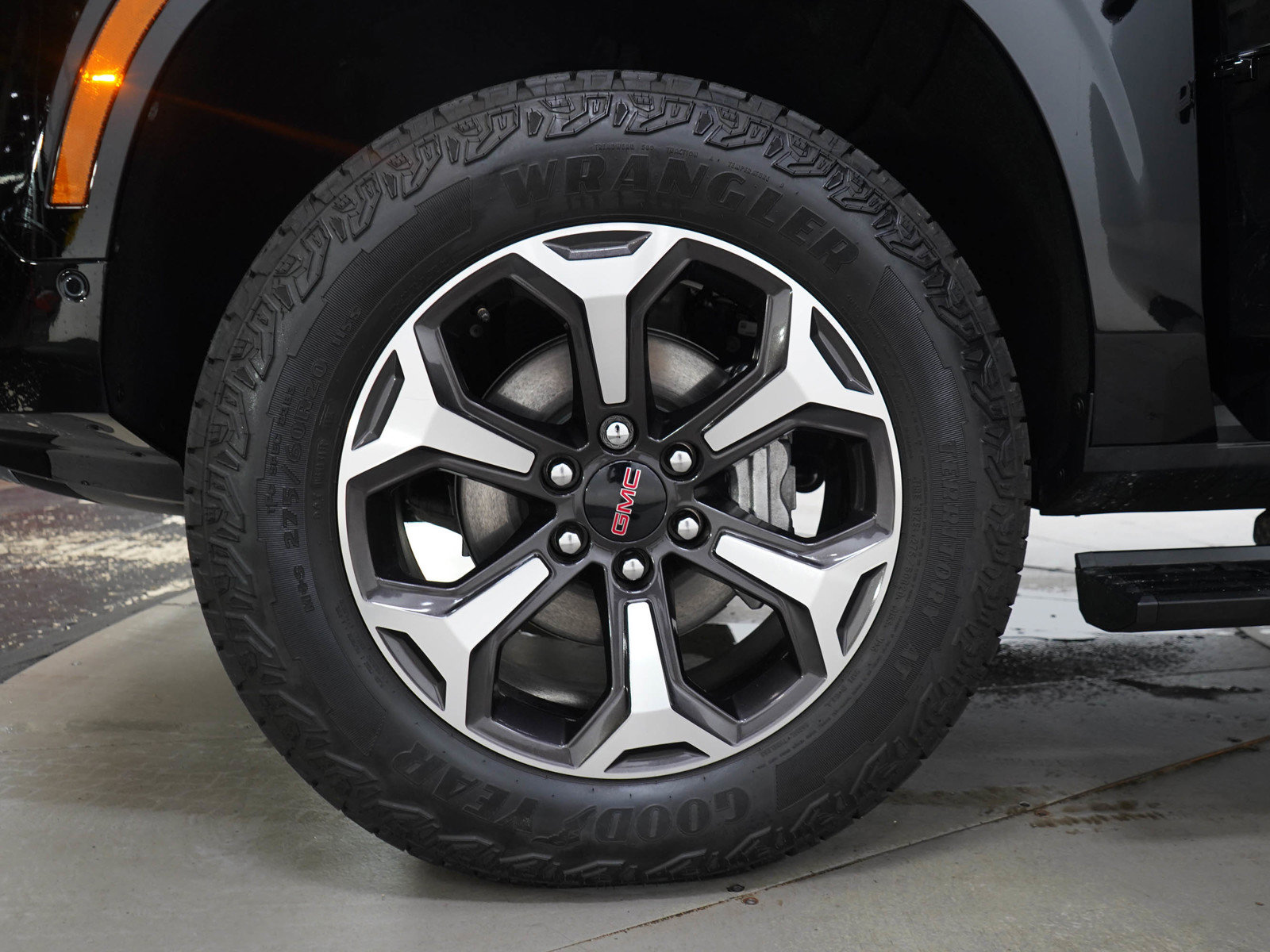 Used 2026 GMC Yukon XL AT4 Ultimate AWD/4WD image 33
