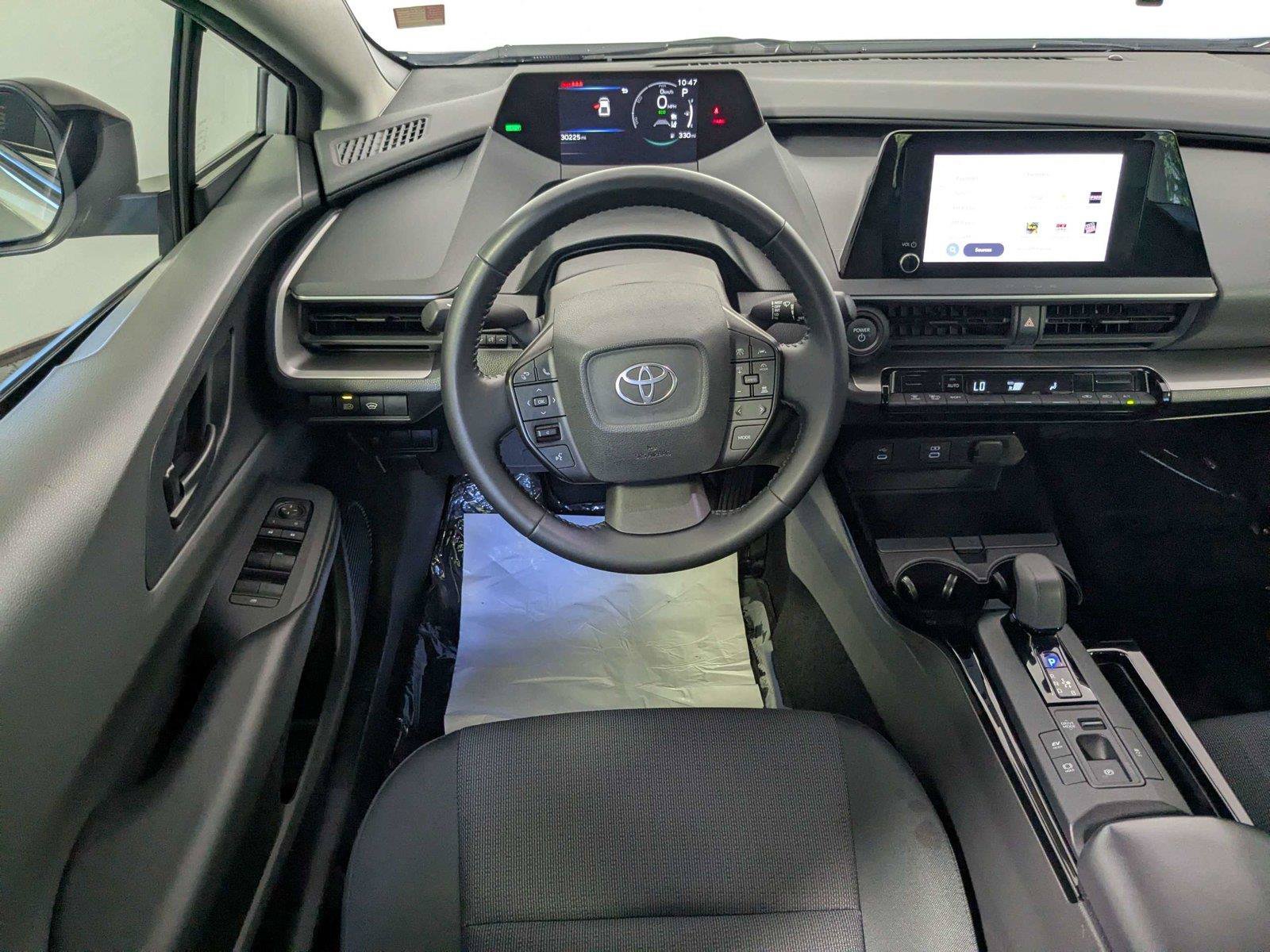 Certified 2025 Toyota Prius LE FWD image 38