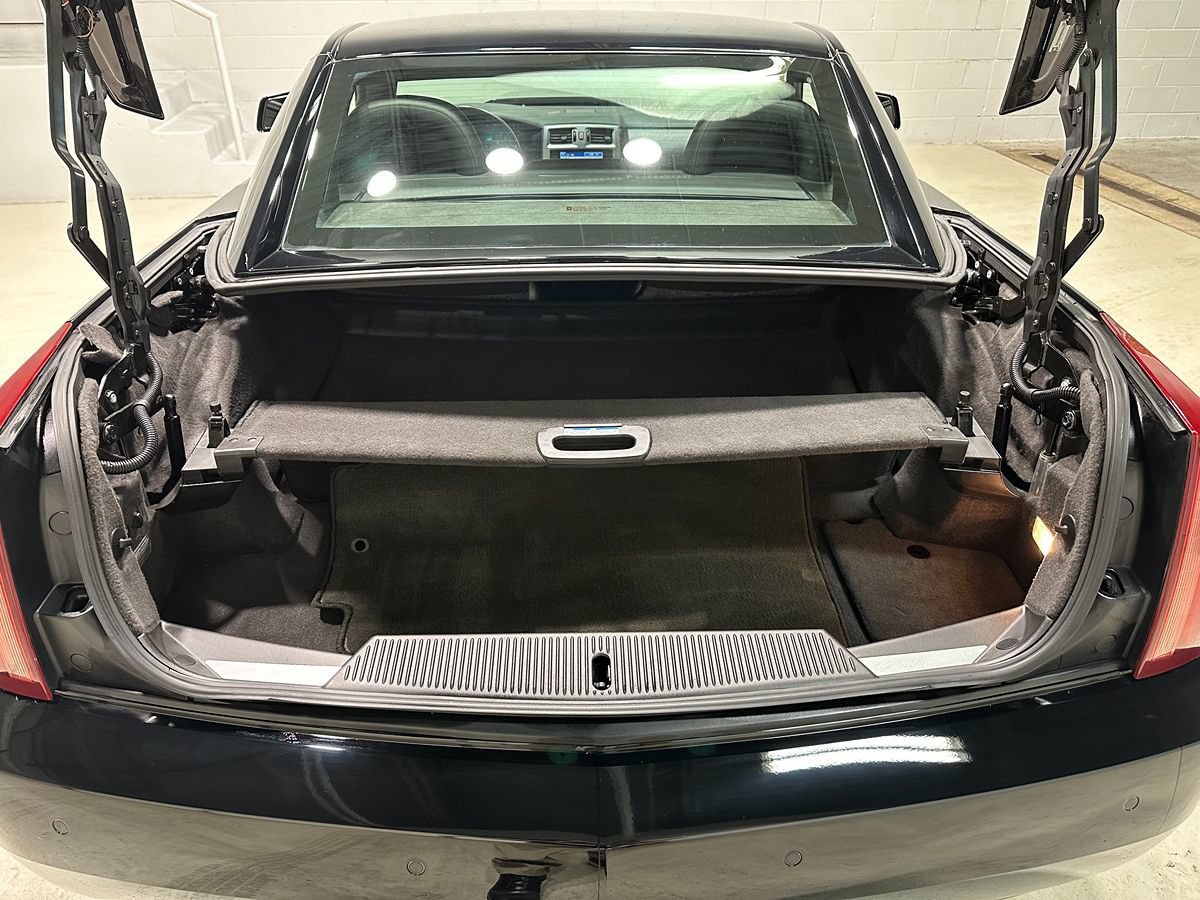 Used 2009 Cadillac XLR V RWD image 12