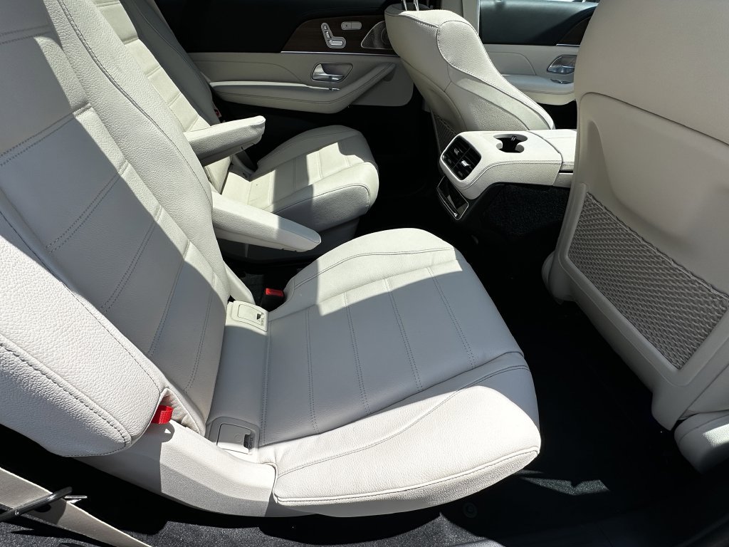 New 2026 Mercedes-Benz GLS 450 4MATIC image 17
