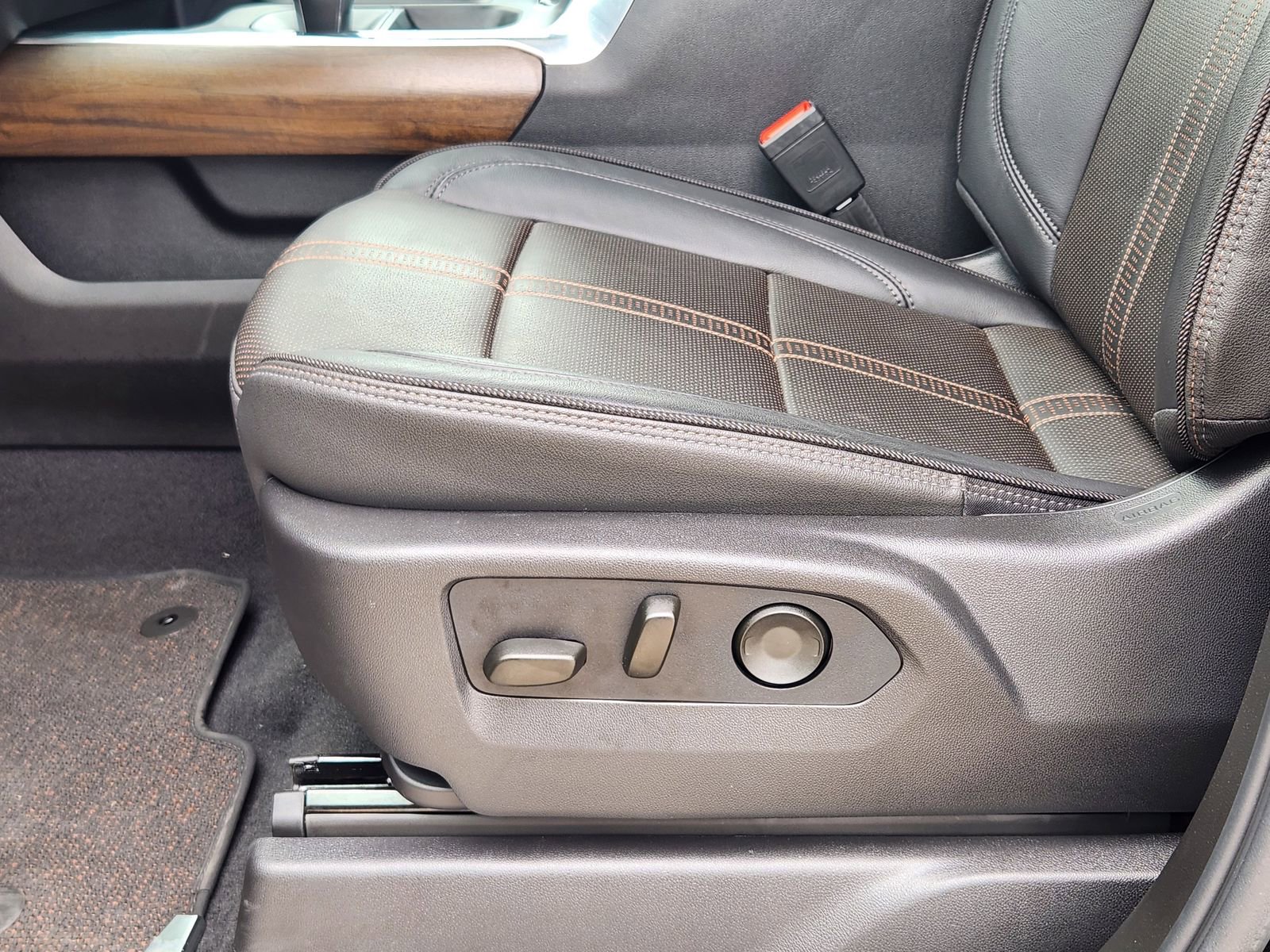 Used 2026 Chevrolet Silverado 1500 High Country w/ Midnight Edition image 25