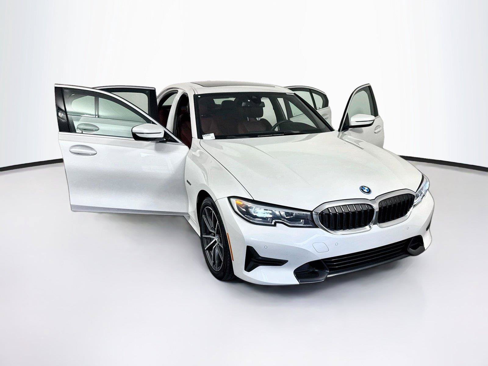 Used 2022 BMW 330e w/ Driving Assistance Package RWD image 43