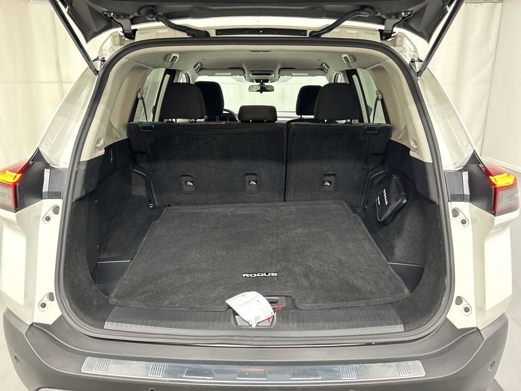 Used 2023 Nissan Rogue SV image 21