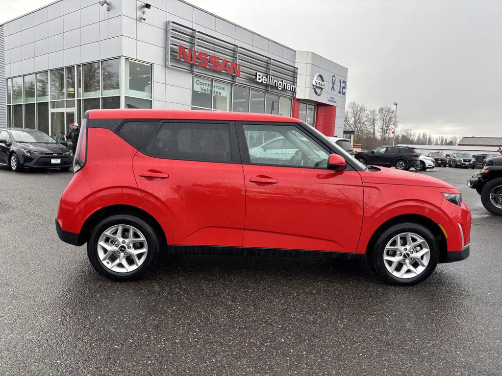 Used 2024 Kia Soul LX w/ Option Group 015 FWD image 8