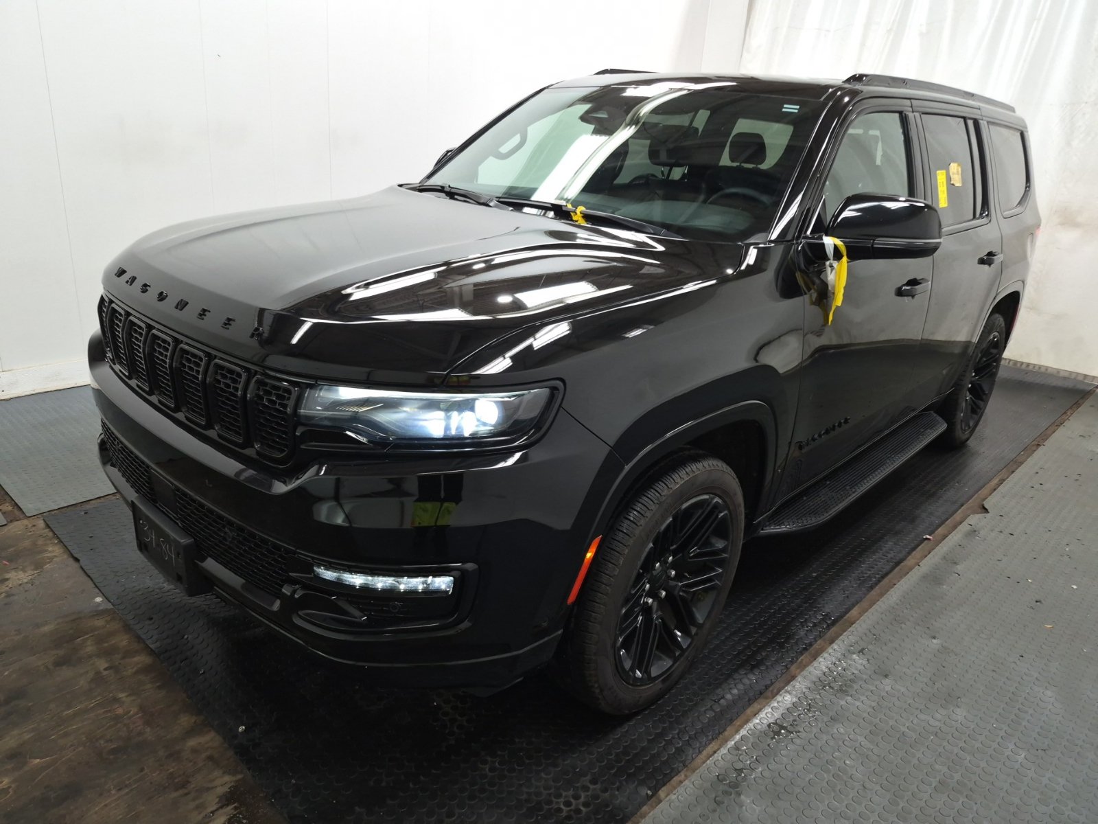 Used 2023 Jeep Wagoneer Series II AWD/4WD image 1