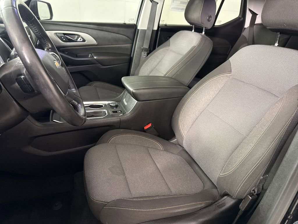Used 2020 Chevrolet Traverse LT FWD image 11