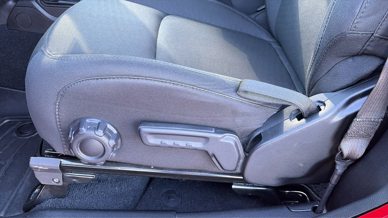 Used 2020 Jeep Wrangler Sport image 7