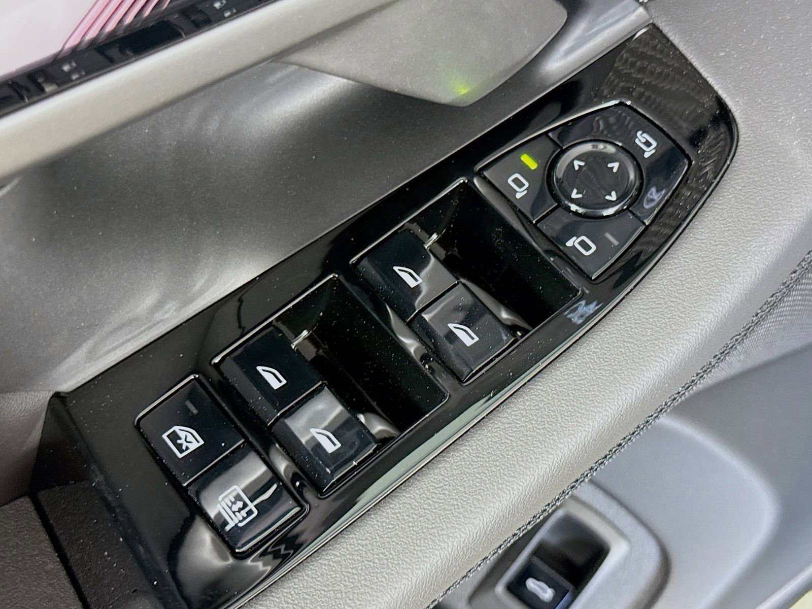 New 2026 BMW i5 eDrive40 w/ M Sport Package image 18