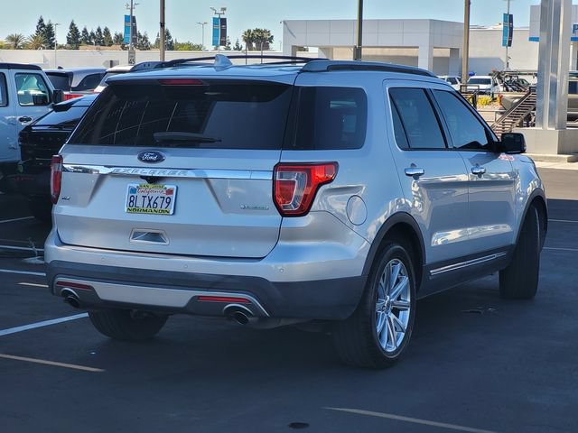 Used 2017 Ford Explorer XLT w/ Equipment Group 202A FWD image 4