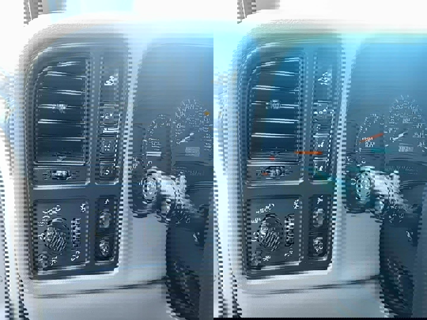 Used 2005 Chevrolet Silverado 2500 LT image 11