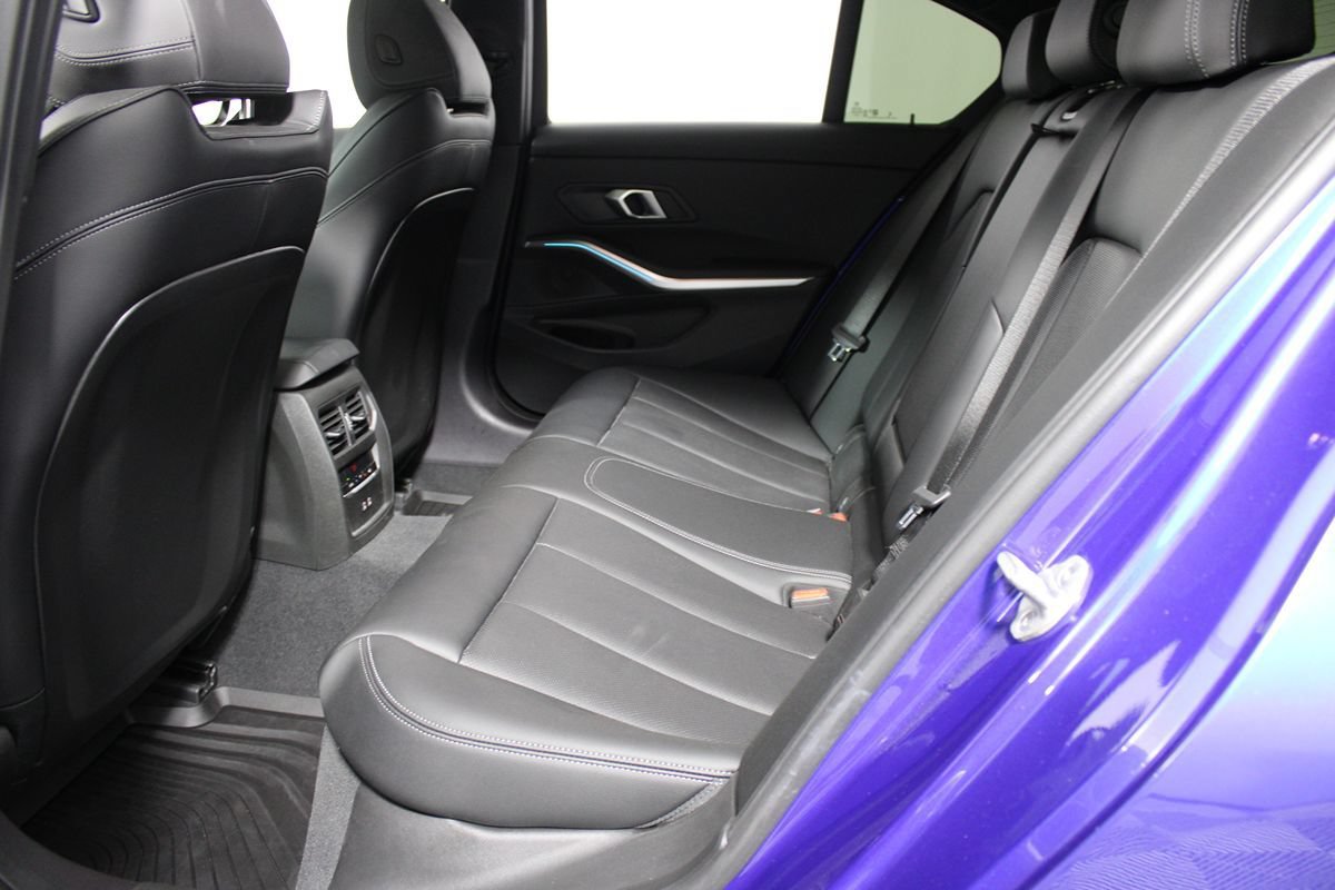 Used 2026 BMW 330i Sedan w/ M Sport Package RWD image 24