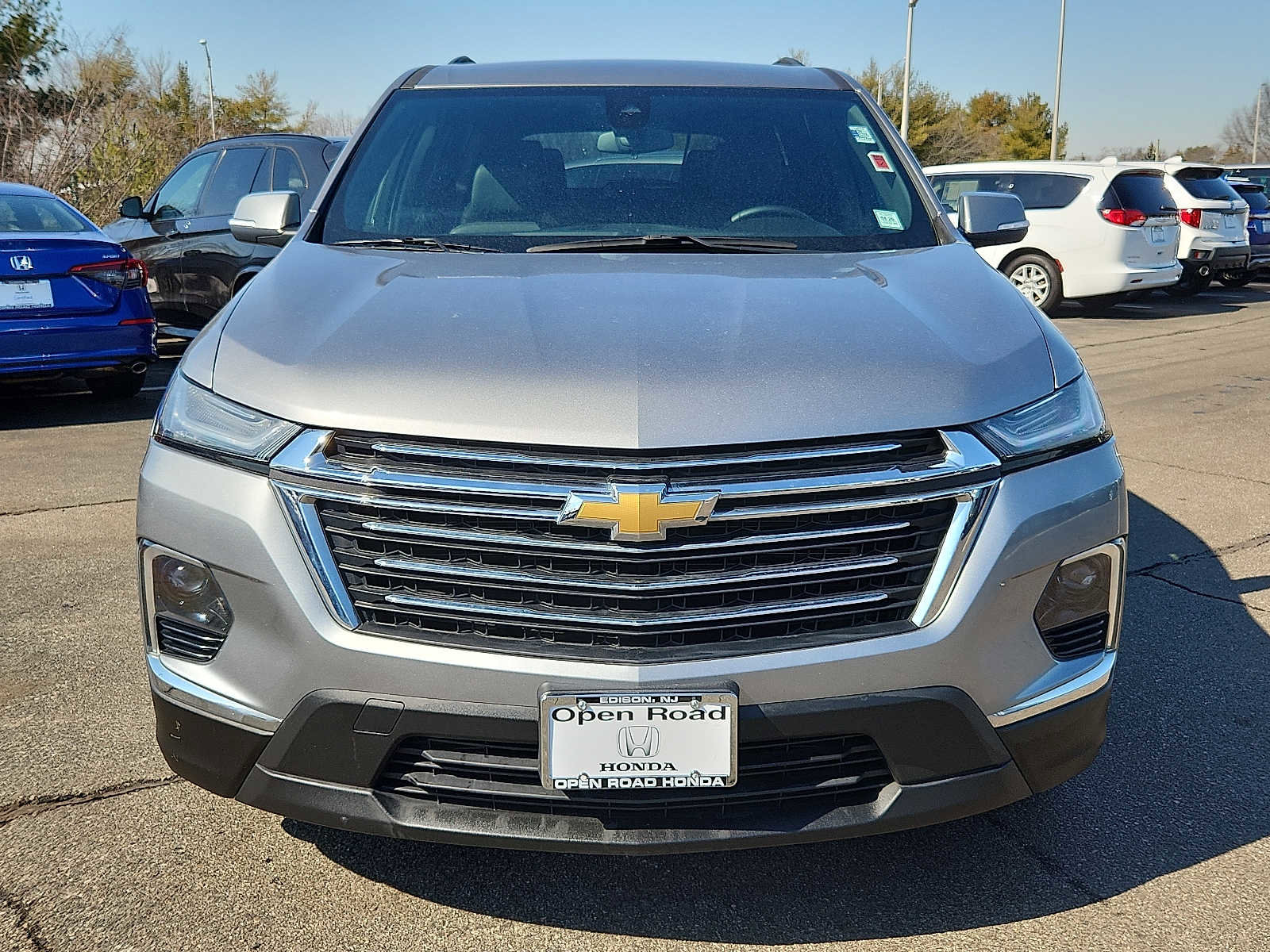 Used 2023 Chevrolet Traverse LT AWD/4WD image 2