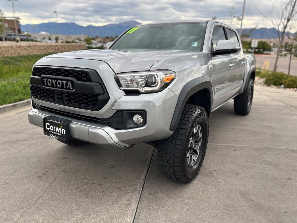 Used 2017 Toyota Tacoma TRD Off-Road w/ Tow Package AWD/4WD image 3