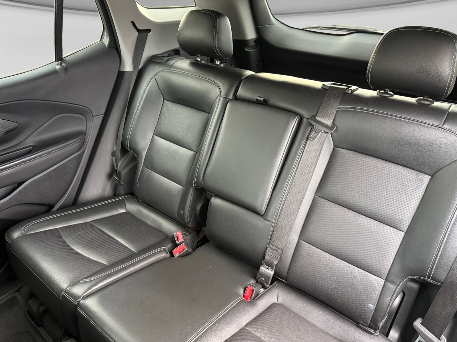 Used 2023 GMC Terrain SLT w/ LPO, Floor Liner Package image 16