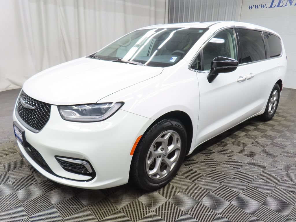 Used 2024 Chrysler Pacifica Limited FWD image 7