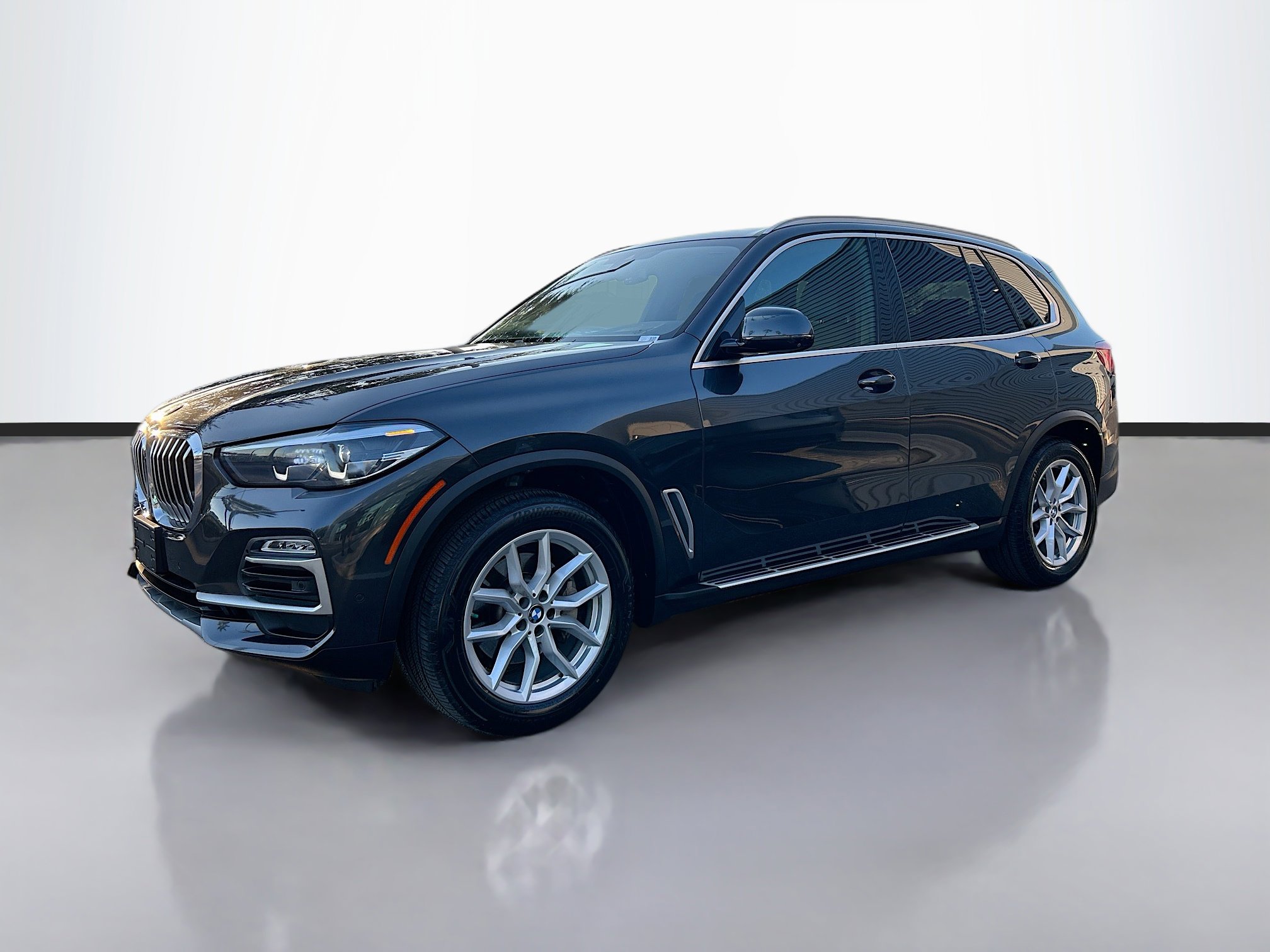Used 2021 BMW X5 xDrive40i w/ Premium Package 2
