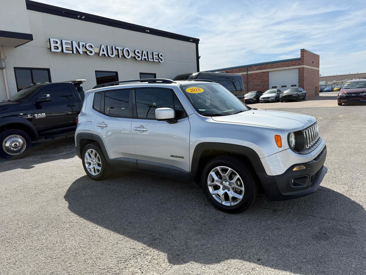 Used 2018 Jeep Renegade Latitude image 4