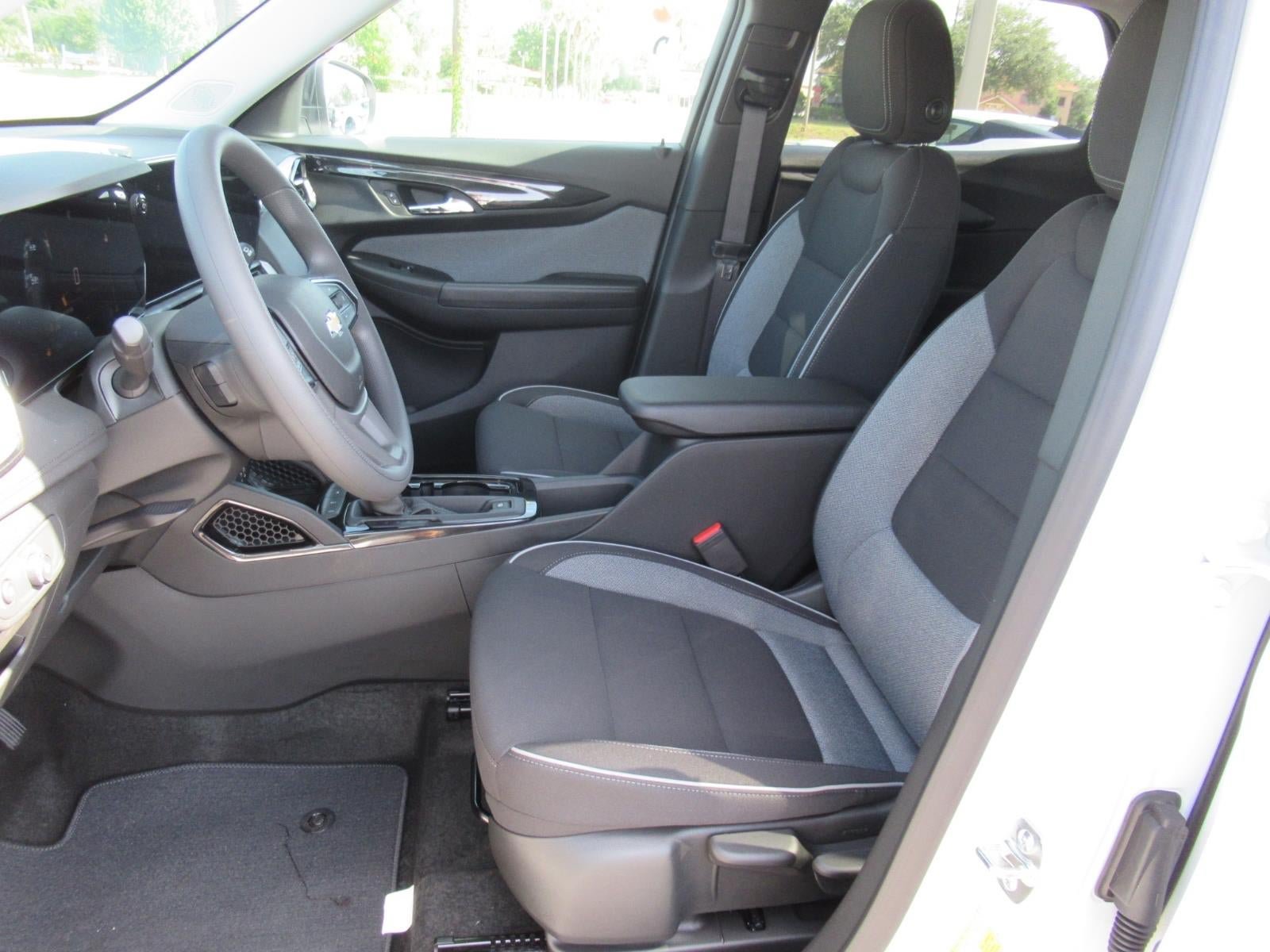 New 2026 Chevrolet TrailBlazer LS w/ LS Convenience Package FWD image 18